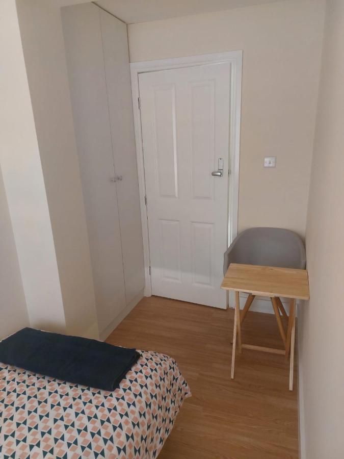 Single Room Only For One Adult Southall Exterior foto