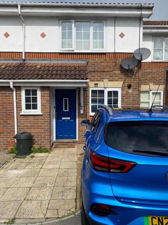 Single Room Only For One Adult Southall Exterior foto